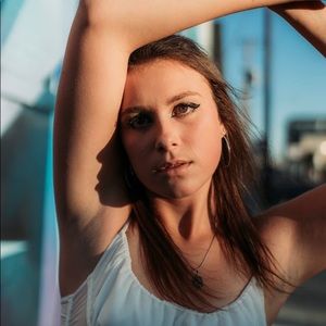 Meet your Posher, Eva